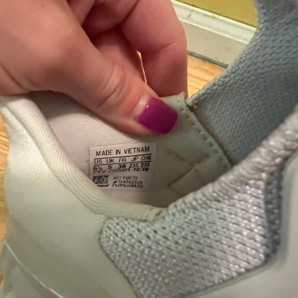 White ultra boost - Picture 6 of 8